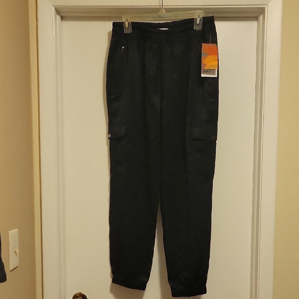 NWT: Women's Sonoma Community Brooklyn Dolly Silky Jogger With Cargo Pockets
